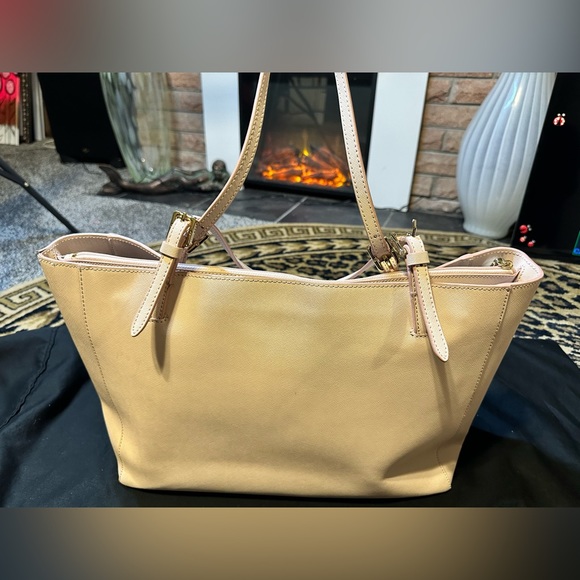 Tory Burch blush pink large tote. Beautiful used condition. No damage or odors. - Picture 9 of 11